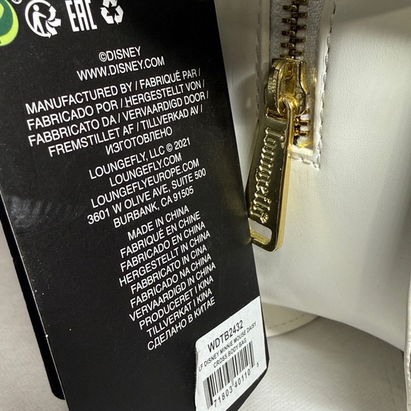 NWT Loungefly Disney White and Yellow Daisy Crossbody Bag 13x11.25x3in - Picture 12 of 13